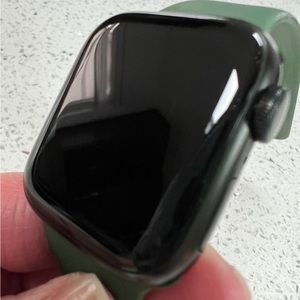 Apple Watch Series 7 . Aluminum case 41mm.Green.GPS.Unlocked for any carrier.